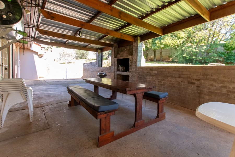 4 Bedroom Property for Sale in Ongegund Village Western Cape